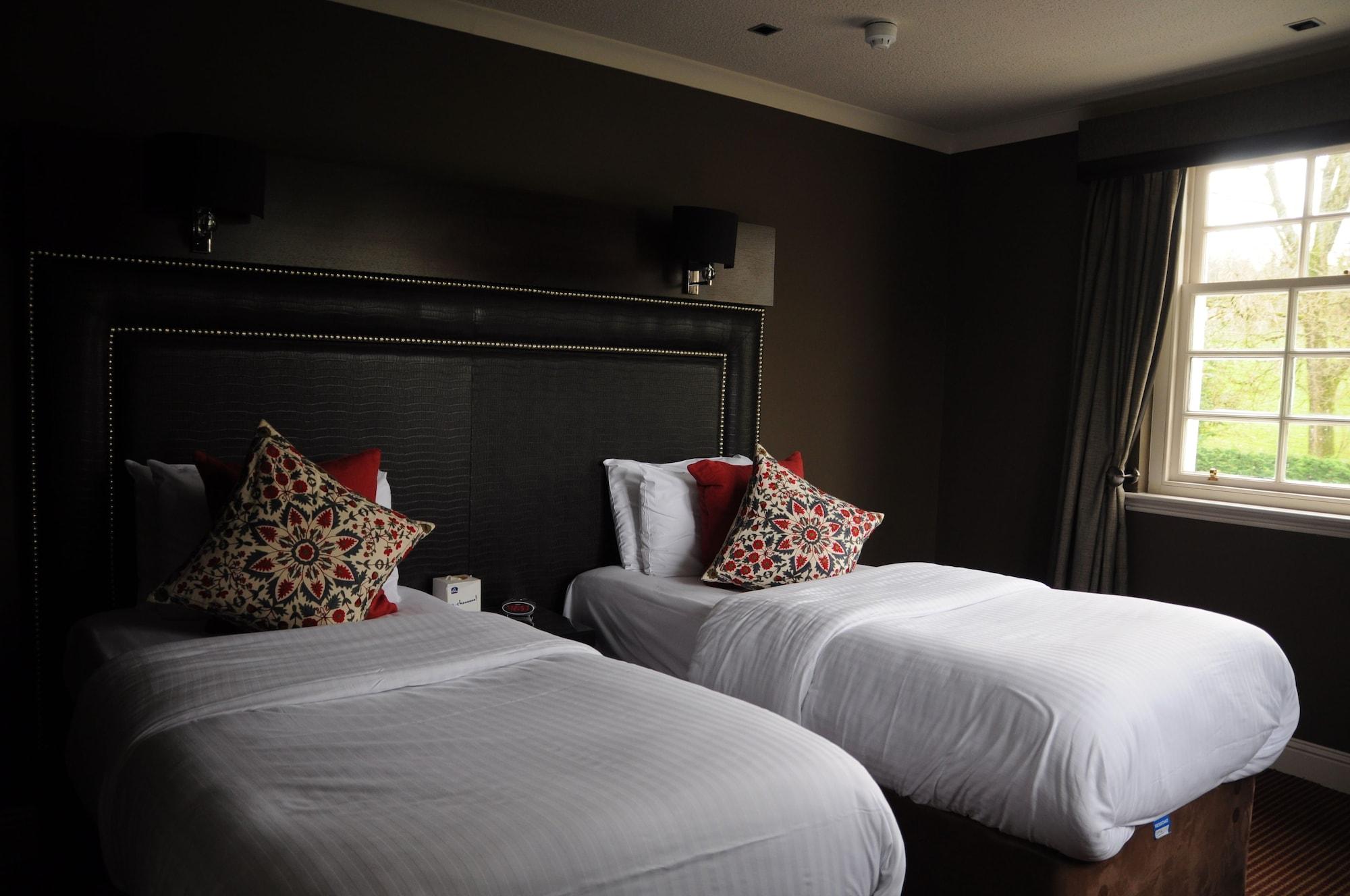 Best Western Eglinton Arms Hotel Eaglesham Esterno foto