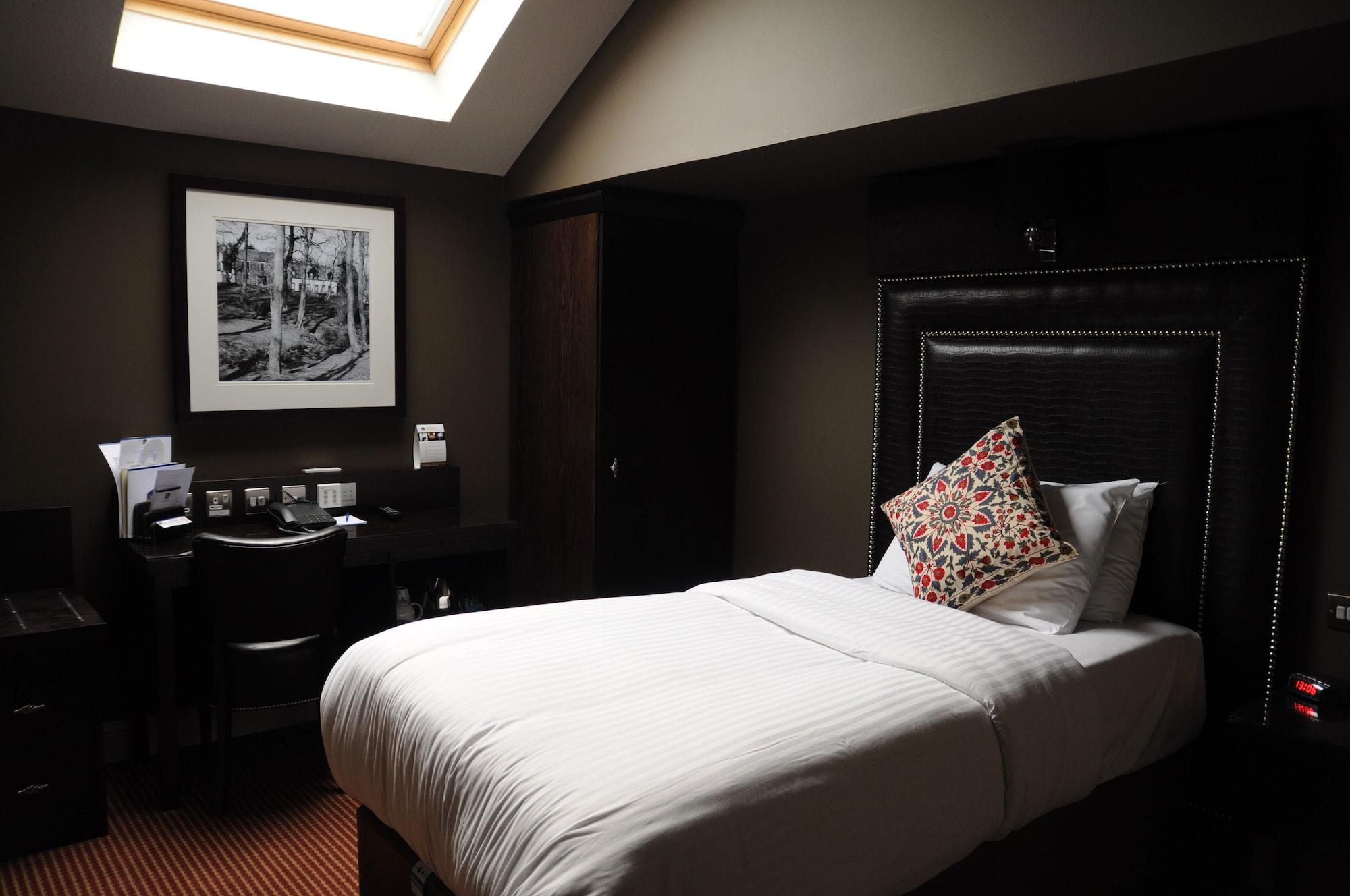 Best Western Eglinton Arms Hotel Eaglesham Esterno foto