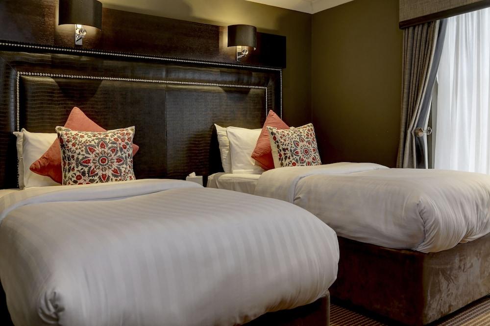 Best Western Eglinton Arms Hotel Eaglesham Esterno foto